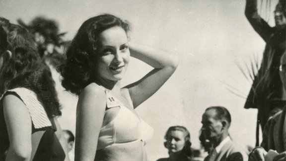 Gina Lollobrigida, 1947
