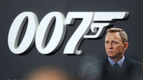 James Bond Daniel Craig Ein Letztes Mal Im Dienste Ihrer Majestat Das Erste