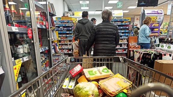 Einkauf in einem Supermarkt.