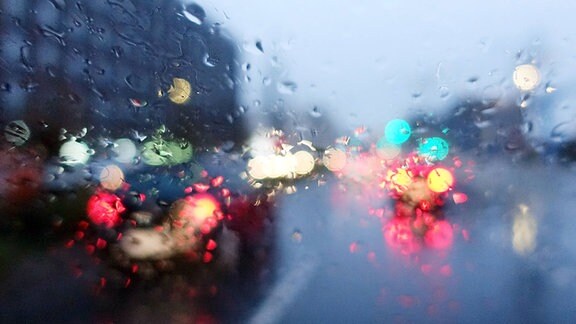 Schlechte Sicht im Strassenverkehr bei Regenwetter