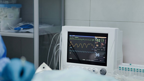 Herzmonitor in einem Krankenzimmer