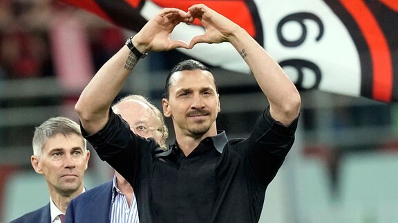 Zlatan Ibrahimovic vom AC Mailand reagiert nach seinem letzten Spiel für den Verein.