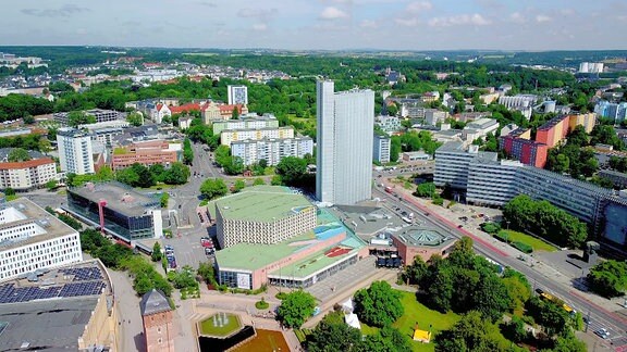 Stars des Abends: Luftaufnahme der Stadthalle Chemnitz