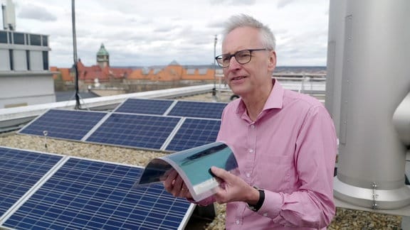 Forscher präsentiert biegsame Solarpanele