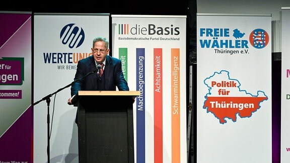 Hans-Georg Maaßen bei der Konferenz "Brücken statt Brandmauern" in Erfurt am 21. Oktober 2023.