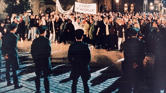 Demonstration auf dem Nikolaikirchhof in leipzig