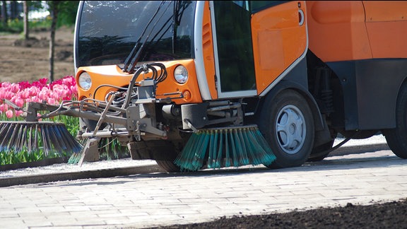 Kehrmaschine im Einsatz