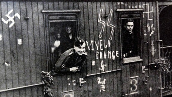 Französische Freiwillige der Waffen-SS werden 1941 an die Ostfront in die Sowjetunion verlegt