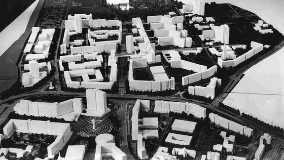 Modell – Mitte der 70er Jahre – eine sozialistische Zukunftsvision für die Dresdner Neustadt 