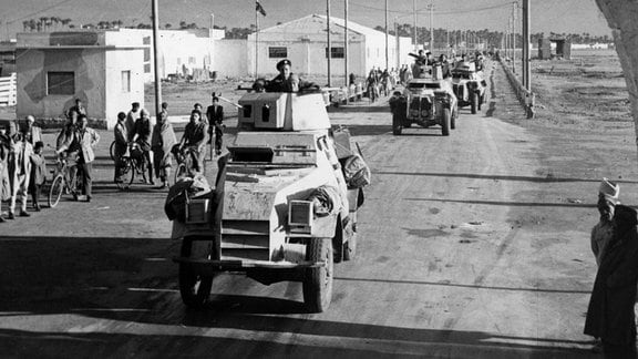 Einzug britischer Truppen in Bengasi im Dezember 1941