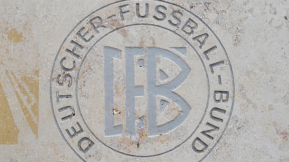 Gedenktafel zur Gründung des Deutschen Fußball-Bundes in Leipzig