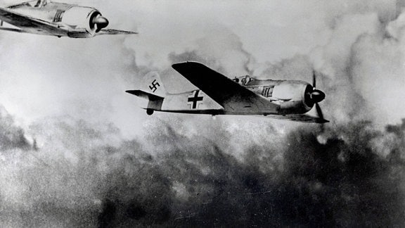 Deutsche Jäger Focke-Wulf Fw-190 über dem Pas-de-Calais
