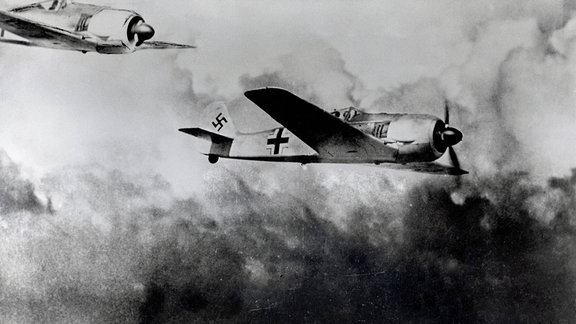 Deutsche Jäger Focke-Wulf Fw-190 über dem Pas-de-Calais