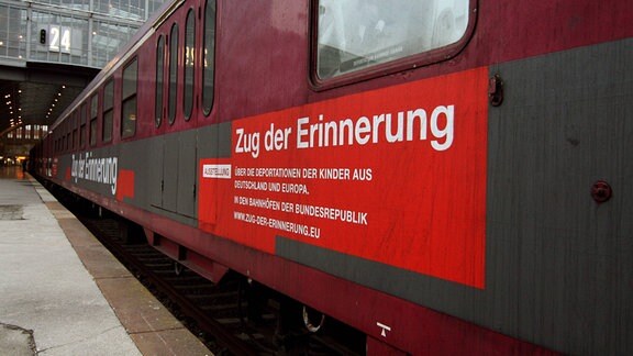 Zug der Erinnerung - auf den Spuren deportierter jüdischer Kinder am Hauptbahnhof in Leipzig
