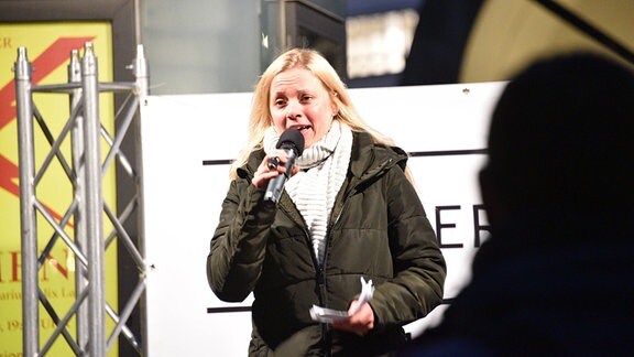 rSophie Scholl-Jana aus Kassel spricht auf Querdenker Demonstration