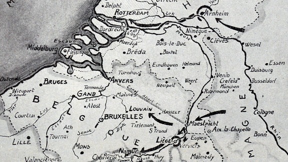 Schwarz-Weiß-Fotoreproduktion einer Karte der deutschen Offensive vom Mai 1940.