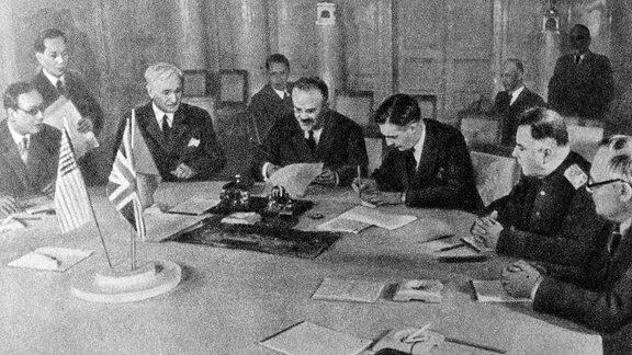 Alliierte Außenminister unterzeichnen Moskauer Deklaration