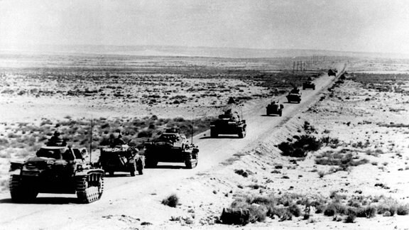 Deutsche Panzer-Kolonne in Libyen 1942
