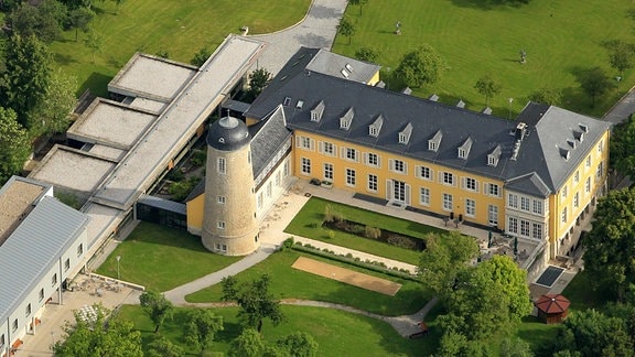 Villa Sauckel mit Windmühlenturm.