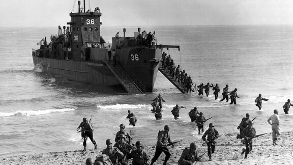 US-Infanteristen landen während Operation Torch in Nord-Afrika