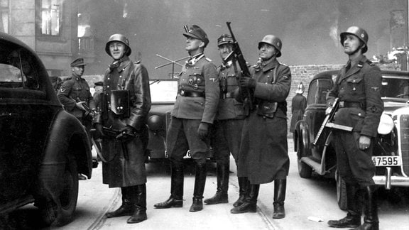 SS-Brigadeführer Jürgen Stroop während des Warschauer Ghetto-Aufstandes