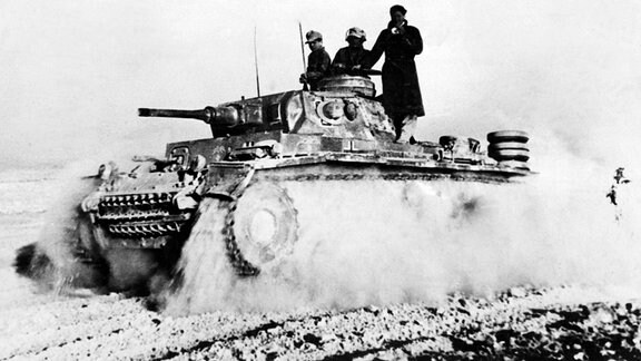Deutscher Panzer in der Libyschen Wüste 1942
