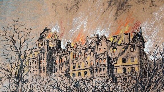 Das brennende Schloss Osterstein, nach dem Bombenangriff am 6.4.1945, undatiert - 50er/60er Jahre