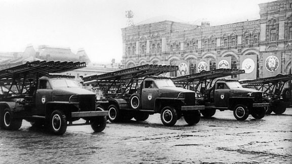 Katjuscha-Raketenwerfer bei der Siegesparade in Moskau 1945