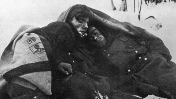 Erfrorene deutsche Soldaten im Kessel von Stalingrad