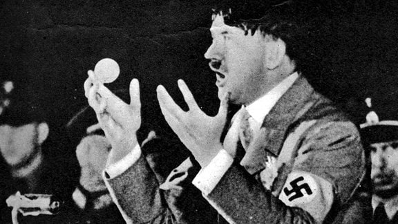 Hitler bei Stalingrad-Rede im Münchner Löwenbräukeller am 8. November 1942