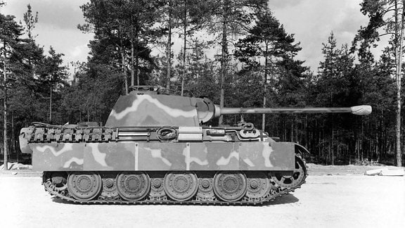 Panzerkampfwagen V Panther auf einem Übungsgelände 1943