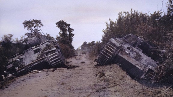 Ausgeschaltete deutsche Panther-Panzer in der Normandie 1944