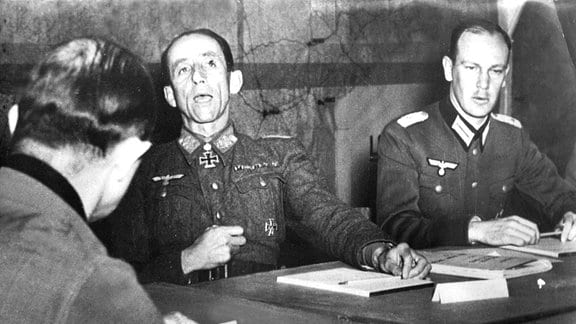Generalleutnant Fridolin von Senger und Etterlin verhandelt über Kapitulation in Italien