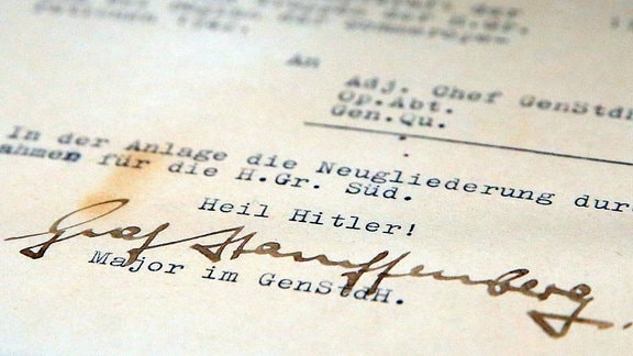 Originale Unterschrift von Staufenberg auf einem Dokument