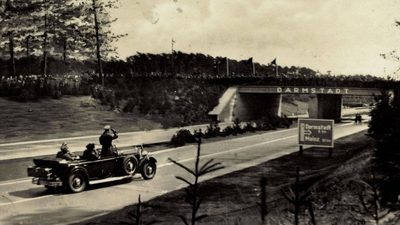Adolf Hitler auf der Reichsautobahn, ca 1935