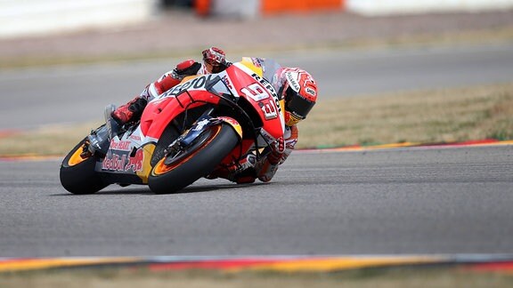 Sieger Marc Mâ¡rquez vom Team Repsol-Honda (93) im MotoGP Rennen beim HJC Helmets Motorrad Grand Prix Deutschland 2019 auf dem Sachsenring