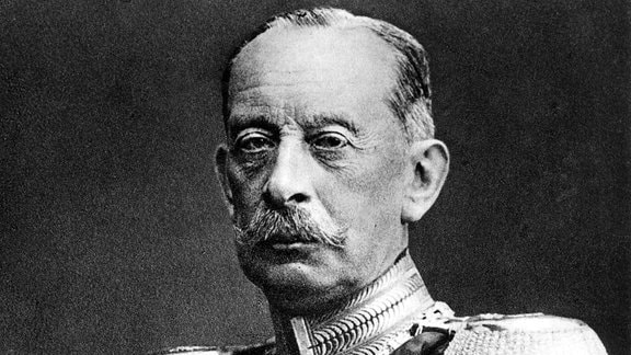 Generalfeldmarschall Alfred Graf von Schlieffen, Chef des preußischen Generalstabes, in Uniform.