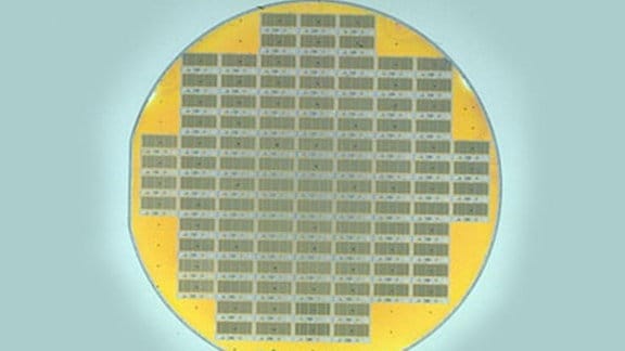 "Wafer" made in DDR: eine Siliziumscheibe mit dem Megabit-Chip