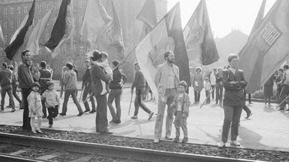 Demonstration zum 1. Mai in Leipzig 1986, am Innenstadtring; Leipzig 1985