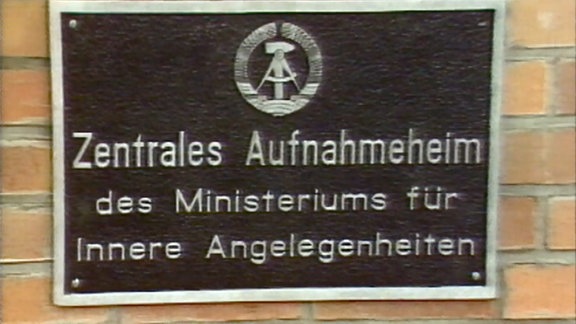 Tafel 'Zentrales Aufnahmeheim des Ministeriums für Innere Angelegenheiten' in Röntgental