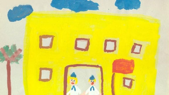 Katharina (7 Jahre): Jungpioniere vor der Schule (1989)