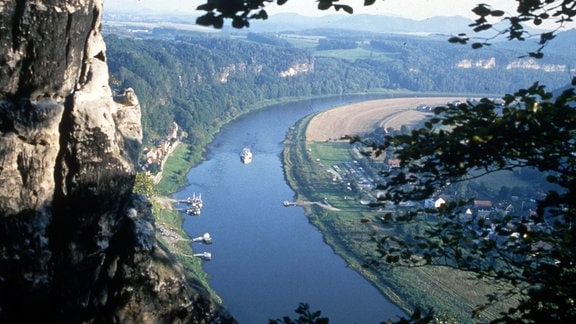 Blick auf die Elbe und Elbsandsteingebirge, 2007