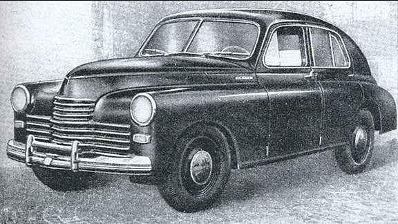 schwarzweiß-Aufnahme Wagen Typ "Warszwa M20"