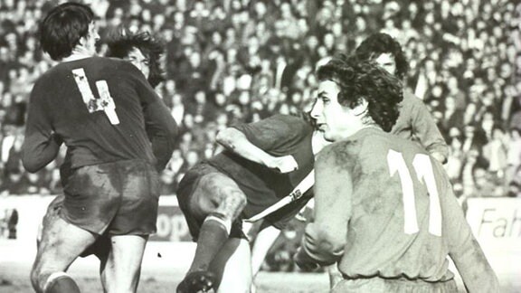 Waldemar Köppe (Nr. 11) vom HFC spielte auf der Angriffs-Position von 1971/72 - 1975/76 92 Punktspiele für den HFC.