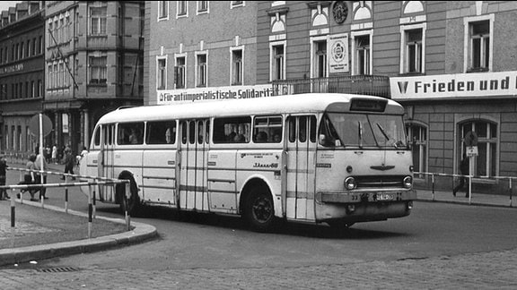 Dreitürige Stadtausführung vom Ende der 1960er Jahre des KV Annaberg, unterwegs 1974 im dortigen Stadtverkehr