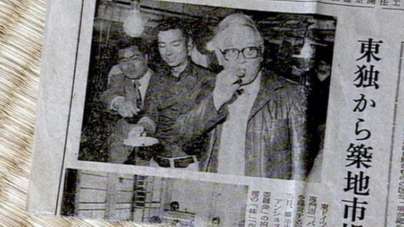 Ausriss aus einer japanischen Zeitung, die über Rolf Anschütz berichtet