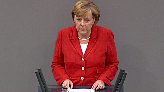 Bundeskanzlerin Angela Merkel spricht 2006 im Bundestag