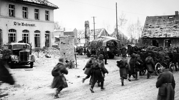 Truppen der Roten Armee ziehen in Ostpreußen ein