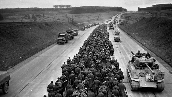 Vorstoß von US-Panzern auf Autobahn bei Frankfurt (1945)