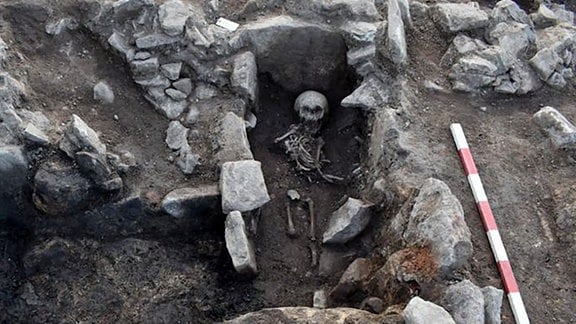 Fundplatz Memleben-Nord Ofenanlage aus dem 10. Jahrhundert mit nachträglicher Kinderbestattung